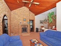 119 Close Street, Morpeth NSW THE OWNERS WANT IT SOLD!!Situated in a quiet street only 100m to the historic Morpeth shopping precinct this 3 bedroom brick veneer is on the market and the owners have given me clear instructions. Offering a wide shady bull nose veranda which adds street appeal, high timber vaulted ceilings to lounge area, formal dining or study, family room off kitchen which is laminate in construction with electric stove, rumpus room/teenage retreat/4th bedroom or office. All bedrooms have built-in robes and ceiling fans, renovated bathroom with corner bath, large shower and new vanity, complete with double garage with shower and toilet. A delight to inspect, call today for a private viewing! Property Snapshot Property Type: House Construction: Brick Land Area: 720 m 2 Features: Built-In-Robes Dining Room Family Room Formal Lounge Fully Fenced Yard Outdoor Living Spa Undercover Entertainment Area