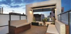 49 S Wharf Dr Docklands VIC 3008 This
superb luxury impressive residence has been achitectually designed to
create a luxurious, spacious resort lifestyle within the inner city
living. Featuring the latest contemporary style through exquisite modern
finishes combined with luxury gallery-like spaces to create a stunning
home with highest visual appeal.
Light and space have been maximsed and all features you would
expect in a contemporary home are delivered with panache and flair.
Upstairs featuring 4 deluxe bedrooms ( WIRS, 2 ensuites including
master) and a family bathroom. A roof deck to enjoy the skyline view in
the evening. Downstairs featuring open plan dining, overlooking to the
outdoor entertaining terrace, a stunning kitchen boasting Miele
appiances and stone benches, spacious family and living area.
Comprehensively equipped with latest technology, zoned heating and
cooling security system, double glazing, loads of storage and double
lock up garage.