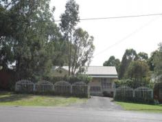 6 Edols St, Ballan, Vic 3342 First Home Buyer / Investor - Ducted Evaporative Cooling - Gas Heating - Ceiling fans throughout - 3 Bedroom Weathertex - Build in Robes in all bedrooms - Aluminum windows with locks - Front & rear porch - Fully Fenced - Large laundry with ample storage - Gas hotplate with electric stove & range hood - Single car, carport. - Kids cubby house - Garden shed - 14 years old - 918 square metre allotment