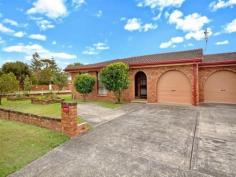 One Level Villa, Close to shops and beach!
2
1
1
Set in a small complex, lovely presentation, 2 bedrooms both
with built-ins, generous living area, neat kitchen & bathroom,
garage with internal access & very tidy yard. Close to shops and
beach!
Inspection Times
1:45pm - 2:00pm Saturday, 23 August 2014
Availability Date
NOW