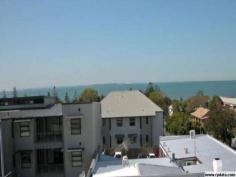 4/89 Bay Terrace Wynnum Central Qld 4178 CENTRAL LOCATION WITH BAY VIEWS Located in the heart of Wynnum this Modern unit boasts a Rooftop patio and BBQ area with spectacular views over Moreton Bay. There is an open plan lounge with a small balcony. Modern kitchen with dishwasher. Modern bathroom. Two bedrooms. Fully screened and Double Glazed Windows. Split system air. Single remote lock up garage with large courtyard. Close to Waterfront, shops and transport. NO PETS. Available 6 September.