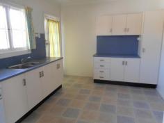 7/72 Racecourse Road Hamilton Qld 4007 AFFORDABLE NEAT AND TIDY UNIT IN GREAT LOCATION Features Include: - Two bedrooms - Mirror/shelf vanity in each room - Gas cooking - Ceiling fans - Bathroom with bath and shower - Communal laundry - On Racecourse Road, opposite shops, cafes and public transport - Great value for money