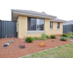 13 Camelot St Baldivis WA 6171 TERRIFIC STARTER HOME 3 2 2 Near
new 3 bed 2 bath home situated in The Avalon Estate. High location
giving you tree top views from the lovely alfresco area. A terraced back
yard separating the carport and garden shed on the lower level from the
entertainment area on the upper level. Versatile floor plan - call Agnes for a copy. Features include; - Open plan kitchen, dining and living area. - Master bedroom with walk in robe and ensuite. - Rear entry detached double garage.