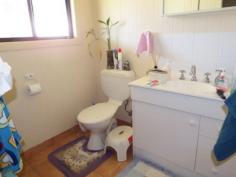 31 Windmill Rd Chinchilla QLD 4413 2 bedroom home on 850m2 allotment
Open plan kitchen, dining & lounge room - large split system air con in living areas & bedrooms
Both bedrooms have built in cupboards
Renovated bathroom
Powered 3 bay shed
Approx 3,000 gallon rain water storage tank
Full length front & back patio
Fully fenced yard
Currently rented for $360 per week
This home is worth an inspection - Inspect now before its too late.