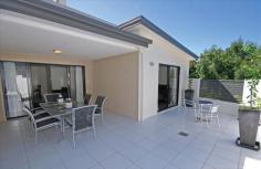 3/51 Elizabeth Street, Toowong, QLD 4066 Main bedroom has ensuite and sliding doors out to patio. Light & airy open plan living area which also opens out to a spacious tiled patio. Conveniently located less than 5 min drive from the Toowong Village and train station and public transport available to get you to the City and Brisbane River. • Built ins • Dishwasher • Internal Laundry • TV & Internet connections • 2 separate garages with remote controls • Quiet location – 1 of 5 units in complex