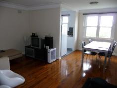 47/364, Moore Park Road, NSW, 2021,PADDINGTON This extra large one bedroom unit includes:
* 1 bedroom with built in wardrobe
* Modern kitchen with stainless steel appliances
* Modern bathroom (including a bath)
* Polished floorboards throughout
* Internal laundry
Situated on the top floor, the unit is very light and bright and enjoys
district views over the Studium. This unit is a must to see.
All information contained here is gathered
from soures we believe to be reliable. However we cannot guarantee it's
accuracy and interested persons should rely on their own enquiries.