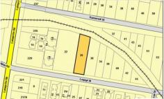 26 Le Geyt St Windsor QLD 4030 • Lutwyche Road Corridor Neighbourhood Plan • Land size – 1459m (approx) – 150% GFA • Rare near level block with views to Brisbane City • DA for 30 units currently pending final approval • 3km to CBD • Holding Income - $95,940/annum Royal
Brisbane Hospitals, trains, buses, schools, shopping centres, parks
& bikeways on the doorstep. Close proximity to the Airport Link
Tunnel & Inner Busway make this an unbeatable prospect for the
astute developer. Images for illustration purpose only.