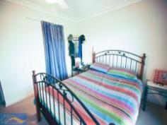 22 Grehan Crescent MOUNT WARREN PARK Qld 4207 Suited to your Needs? Let s see if this tidy home ticks all your boxes. - Large Living Area - Main Bedroom has Ensuite - Easy to Maintain Yard - Stylish Kitchen Location - 5 minutes to Shopping Centre - Under 5 minutes to Fast food - 5 minutes to Schools - 30 minutes to Brisbane - 35 minutes to the Gold Coast Another Property Presented by Shane Crosbie Energy Efficiency Rating: 0.0-star NABERS Energy Rating