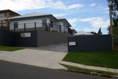 1/16 Teak Street, Maleny Brand large open plan air conditoned living area, big kitchen with gas
stove, spacious pantry and bench space. Two large carpeted bedrooms with
built-ins and ceiling fans. Generous sized bathroom with bath and
shower, separate toilet. Laundry and utility space. Remote control lock
up garage.