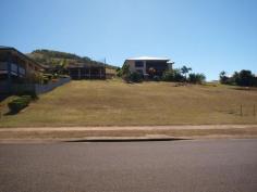 17 Haven Rd Emu Park QLD 4710 Living
at the beach will be easy when you build your dream home on this
elevated allotment overlooking the islands of Keppel Bay. A quiet
secluded beach is only a 500 metre walk away and close off-shore islands
are a boaties paradise. Located in Tanby Point Estate on the northern
beaches of Emu Park, with quality homes as your neighbours. Fully
serviced with an easy slope to build on, this 700m2 allotment is
exceptional buying. Opportunity is knocking, pick up the phone now. Features Ocean views. Property Details Land Area 700 m2