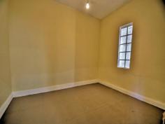 108 Grafton Street, Goulburn, NSW 2580 4 Bedroom, Double Brick Home Level, 400m2 block, close to town Kitchen with Electric oven & range hood 2 Bathrooms. One with Shower, Toilet and Vanity. Other at rear with Bath, Toilet and laundry facilities 2 Effective Gas Heaters Possible rental return - $300 - $320 a week