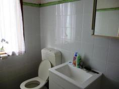 77 High St Bowraville NSW 2449 For Sale $151,000
Older style property with very good rental history. Currently let at $230 per wk.
Large 3 bedrooms with 2 living areas. Upgraded bathroom, large kitchen and single garage. Extra shower in laundry.
Good size rear fenced yard and backing onto rural area.
School and shops not far away