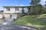 BLACKALLS PARK, 2/ 2 Michael Street INVESTORS SPECIAL Neat three bedroom duplex, easy care small block, double garage under, as new kitchen, timber floorboards, quiet cul de sac position, walk to primary school. Excellent value. Fantastic rent return of $330 per week.