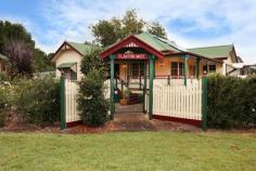 Flaxton, QLD, 4560 - Mapleton Real Estate Flaxton Mist". This could be your stylish Modern Queenslander in
beautiful Flaxton on the Hinterland, close to Montville & Mapleton
and only 25 minutes to the fantastic beaches of the Sunshine Coast and 1
hour from Brisbane.
This 4 bedroom property has 9 foot ceilings, polished hardwood timber
floors and Character to suit the most discerning buyer. With a separate
granny flat allowing passive income. The house is Solar powered and Gas
heated with every convenience.
The owner is downsizing to a smaller property and wants a quick sale to move on. Inspection is a must, call now.