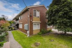1/ 12 Forrest Street ALBION vic Quality Ground Floor Apartment in Central Sunshine
Superbly
positioned in an attractive block of apartments, boasting a practical
floor plan bathed in natural light. Conveniently located only a short
stroll to Sunshine's main shopping district, train station and other
essential services. Ideal first home or perfect investment. Comprising:
2 bedrooms with built in robes, kitchen and meals area, spacious light
filled lounge room, bathroom and laundry facilities, security shutters
and allocated car space.
