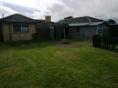 DEER PARK, 47 Poole Street Located within walking distance to schools, shops and public transport
& on a block of 697m2 approx, is this 3 bedroom BV home offering
good size lounge/dining area, kitchen with wall oven and hot plates,
meals area and garage. Sale includes all fittings. Be quick to inspect
- this one won't last!