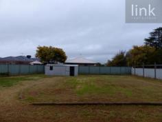 Situated in a quiet court location, whilst maintaining a convenient
distance from local town facilities, this modern family home offers more
than meets the eye. Sitting on a large 1328 m2 fully fenced
allotment, the home features four bedrooms, master with walk in robe and
en suite, built in robes to all other rooms along with a full main
bathroom and separate powder room. A formal living space is
provided at the front of the home, whilst the open plan family, dining
and kitchen area offers the second living space and opens to the covered
outdoor entertaining area. The practical kitchen offers gas cooktop,
electric oven and dishwasher. Extras to the home include ducted
reverse cycle heating and cooling throughout, additional gas log heater,
double garage with internal access and garden shed to the rear yard. Enjoy the community lifestyle that Culcairn offers whilst remaining within a short 30 minute drive of Albury.