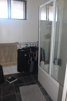 Jays Real Estate - 1/23 Atherton Street, Mount Isa
RESIDENTIAL LIVING IN CBD LOCATION
Land Size: 1012m² approx.
For Sale Price: $310,000
3 Bedroom Home within 100 metres* of Kmart
Currently rented but available as owner occupier
1012m2 Freehold Land Area
Great Investment for the future with Commercial Zoning
Possible Home Business Site(STCA)
Contact:
Nellie Smithurst 0413 121241
Vanessa Pritchard 0747448000