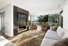 101A Darling Point Road , DARLING POINT Opulent new whole-floor apartment with bespoke finishes, stunning
outlook, Miele kitchens, smart home automation and lift access directly
into residence.
Spacious 275sqm (approx.) apartment with a courtyard with private plunge pool.
Three bedrooms, 2.5 stone bathrooms, generous living, balcony with city views and double parking.