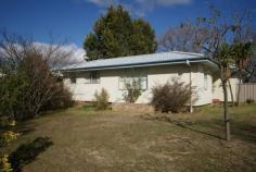 16 McBean Avanue Armidlae NSW 2350 If you're after a bargain, budget buy to either live in or rent out, then this could be it. 3 bedrooms North facing lounge with reverse cycle air conditioning Dining area adjacent electric kitchen Large fully fenced backyard with rural outlook Ideal 1st home or healthy rental property
