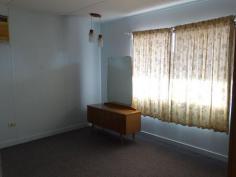 renovator Kelso QLD 4815 Opportunity for the handyman to make a few dollars, spacious lowset
three bedroom home with a large open plan living and kitchen area.
Large 809m2 allotment with private barbeque area and single carport,
this would be an ideal investment property for the astute handyman.
Three bedrooms
1 Bathroom
1 Carport