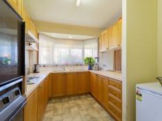 4/2 Dick Street Castlemaine Vic 3450 Comprised of separate lounge with gas heating. Kitchen gas cooking and
HWS, abundant storage cupboards, and adjoining meals area, two bedrooms -
queen size, with built in robes, bathroom and separate laundry
facilities. Outside there is a brick paved courtyard and a single
carport for off street parking. The property is all fenced and situated
approximately
1 km to Castlemaine's CBD and shopping centre. Located on bus route and very handy to market which is held each Saturday.