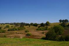 18 Greenfields Court Maleny Qld 4552 Country living, and less than five minutes away from Maleny's shop and
facilities. Easy walk to the high school and child care. Easy to build
on block adjacent to farmland. 2482m2 with rural outlook. Pathways and
parkland close by.
