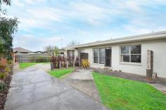 2/5 Munro St Alfredton VIC 3350 Ideal Investment With Great Return of 6.8%
$126,000
Ideally situated in Alfredton close to Lake Wendouree, local shopping
centre & easy access into the CBD with a short walk to Sturt St.
This low maintenance property would make an excellent addition (or
start) to an investment portfolio. Solid and convenient one bedroom unit
with built in robe. Open plan kitchen and living area, with gas
appliances. Combined bathroom and laundry. Currently tenanted to June
2015 with a great return of 6.8%, investors can sit back and relax with
this easy care property.