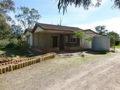 20 Donaldson Street, Quorn SA 5433 AT HOME ON THE RANGE $187,500 Away from the noise and the neighbours, this brick veneer home provides a winning lifestyle. Set on a huge acre block on the outskirts of the Quorn township there are three bedrooms, a large modern country style kitchen, family sized lounge with split system air conditioning and combustion heating. The property may also suit investors as it is currently leased to solid tenants.