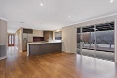 1/12 Mulga Pl West Albury NSW 2640 Low Maintenance & Modern!
3 Beds | 2 Baths | 2 Cars
For Sale Price: $280,000
Located in West Albury, this modern, 3 bedroom, 2
bathroom unit offers purchasers an excellent opportunity to enter the
property market at an affordable level, either as a first home buyer or
as an investor.
Built by Trentwood Homes, the property offers a low maintenance yard
with side access, feature walls throughout, down lights, a sleek modern
kitchen with ample storage and a gas fireplace under the alfresco area -
perfect for entertaining outdoors on cooler evenings.
With all services available and only 2 units on the property, this is an opportunity not to be missed.