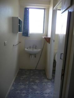 Unit 2/43-45 ALICE Street Ayr Qld 4807 Here is the perfect opportunity to enter the market with this two
bedroom, one bathroom ground floor unit. It has a combined kitchen +
dining and lounge area and is fully air conditioned and has a toilet
separate to shower. It also has your own front and back private fully
fenced court yards and has potential rent for $200 p/w. Under the
instructions of the owners it's a must sell, sell, sell !