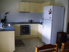 2/27 Kathleen Place Yamanto Qld 4305 3 BEDROOMS, BUILT-INS WITH FAN LIGHT COMBOS THROUGHOUT PROPERTY
* BATHROOM WITH SEPARATE TOILET
* AIR CONDITIONED IN LOUNGE
* GARAGE WITH LAUNDRY
* SEPARATE LOUNGE AND DINING
* LARGE KITCHEN WITH PLENTY OF CUPBOARD SPACE
* SECURITY SCREENS THROUGHOUT
* BACK YARD VERTICALS