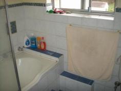 10/57 NORTHUMBERLAND ROAD Auburn NSW 2144 LOCK UP GARAGE Most Appealing Top Floor 2 Bedroom, only a short walk to train & shops. Large living area, Modern Kitchen, tiled Bathroom, Internal Laundry, Balcony, rented for $380.00 per week to excellent. Suit Wise Investor, First Time Offered General Features Property Type: House Bedrooms: 2 Bathrooms: 1 Outdoor Features Garage Spaces: 1 Balcony Other Features Internal Laundry, Close to shops, Close to transport