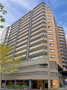 Level 1, 5/278 Sussex St Sydney NSW 2000 Located on the Northern Side of Sussex Street and in a well maintained
security building is this fully renovated and OVERSIZED One Bedroom
apartment:
You Get!
- Spacious free flowing apartment (Approx 75sqm)
- Polished timber floors
- Modern kitchen, Ideal for entertaining
- Generous sized living area
- Great natural light
- Large bedroom with walk in wardrobe
- Renovated bathroom and laundry
- Sun drenched balcony
- Common Area pool and BBQ area
- Security building
This is an ideal investment in the heart of the CBD!