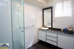 4/39 Legeyt St Windsor 4030 STYLISH UNIT WITH CITY VIEWS
If you were to make a list of features you want from your new unit would it look something like this
• New kitchen
• New bathroom
• 2 bedrooms
• Freshly painted
• New carpets and tiles
• Balcony with city views
• Within walking distance to train, bus, shops and restaurants
• 4 kilometres to the city centre (8 minutes drive)
• Low Body Corporate Fees
• Great rental return
Of course it would. Priced to sell this unit would make a good investment or a terrific place to call home.