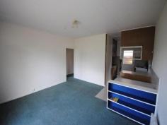 1/6 Casino Ct Portland VIC 3305 This 2 bedroom unit is located close to childcare and aged care
facilities and is ripe for renovation.The unit offers open plan
kitchen/dining/lounge area and both bedrooms have built in robes.This
property will be priced to sell. Start your investment portfolio
today.For an inspection please contact Portland Seaview Real Estate.