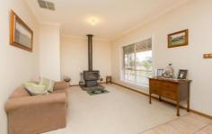 2/8 Devoran Street KLEINTON QLD 4352 Near New, Two (2) Bedroom Unit located in Kleinton/Highfields. Open Plan Tiled Living Area, Opening to Private Rear Court Yard. Modern Appliances & Dishwasher in Kitchen, Both bedroom have B/In Robes. A/c in Living Area. Single Lock Up Garage, additional parking at front of complex. Quiet Area. Great Neighbours. SORRY NO PETS