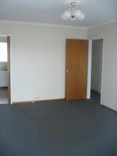 5/250 Gordon Street Footscray Vic 3011 Burnham Real Estate is proud to present this spacious apartment well
located on the first floor at the front of the block. Includes two
bedrooms, lounge with balcony, kitchen, gas stove plus under cover
parking with additional car access from Sydney Street at the rear.
Situated close to bus, train, schools, with easy access to Highpoint and
Footscray shopping areas.