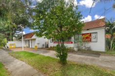 219 Princes Hwy Unanderra NSW 2526 Property Description PRIME INDUSTRIAL OFFERING 2 separate blocks 979.2 m2 Zoned IN2 light industrial Showroom & near new workshop at rear Separate 3 bedroom cottage Further development potential Very motivated vendor Property Features Building / Floor Area 200.0 sqm Land Area 979.0 sqm