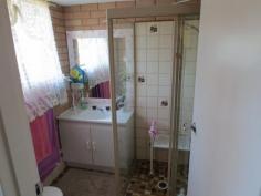 1/12 Corambara Crescent Toormina NSW 2452 Neat 2 bedroom full brick unit conveniently located between the shops & beach. Open plan living area, separate bathroom/laundry facilities, carport and positioned in a well maintained block. For the investor out excellent tenant pays $200 pw and is keen to stay.