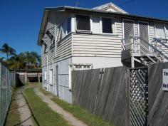 10 Central Street, Labrador QLD 4215 Take a look at this old duck. Perched nicely in a fantastic location on prime blue chip land. This property can tick all the boxes for any buyer out there. Property consists of:- 2 × 2 bedroom ground floor units 2 × 1 bedroom top floor units. Nestled on a 519 m3 block, within only metres to the Broadwater, with its fine dining restaurants, boutique shopping, Charis Seafood’s and waterfront walking circuits from Southport to Runaway Bay.