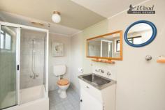 1 & 2/496 Mcdonald Road Lavington NSW 2641 One 2 bedroom unit and one 1 bedroom unit on a single title. Unit
1 is a 2 bedroom cottage with roomy lounge and separate eat in kitchen
area with laundry / bathroom. This unit is neatly presented with carpet
throughout. Box A/C in lounge and front bedroom and gas heater in
lounge. This spacious unit is well positioned, close to shops with its
own carport and rear garden space. Current rent is $170 per week. Unit
2 is a 1 bedroom cottage with separate bathroom/ laundry, bedroom with
BIR, lounge and kitchen meals area. There is a RC/AC in lounge also gas
wall furnace for heating. A front veranda, single carport and enclosed
rear yard. Current rent is $140 per week. The units are in good
order, on one title, in great position close to shops and schools and
giving very solid returns. This is great investment material. Property Features Property ID 10387653 Bedrooms 2 Bathrooms 1 Carports 1 Front Yard carport to both Back Yard rear garden space to Unit 1 and enclosed backyard to Unit 2 Air
Conditioning Unit 1 - box A/C in lounge & front bdrm, gas
heater in lounge Unit 2 - R/C A/C & gas wall furnace in lounge Close to Shops & schools Inclusions As per contract Exclusions As per contract Flooring Carpet throughout Land Size 815 Square Mtr approx. Rental Return $140 Weekly Actual Rates $1788.44 Yearly Reverse Cycle Yes Gas Heating Yes Built In Robes Yes