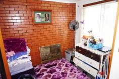 3/10 Gale Street, Glenorchy TAS 7010 Nestled in a quiet complex of seven units on the high side of the road is this great unit. It faces north hence features all day sun and it has a high frontage giving it a clear outlook and privacy. The unit features 2 double bedrooms, a kitchen with breakfast bar through to the lounge, an all in one bathroom/laundry and a separate toilet. There is an allocated carpark out the front of the unit and a visitors spot at the side of the unit. For the investors the rental potential is approx $195 pw. - See more at: http://www.whites.com.au/real-estate/property/749717/for-sale/unit/tas/glenorchy-7010/3-10-gale-street/#sthash.JhqsdmOj.dpuf