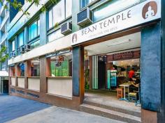 Shop 1, 194 Goulburn Street, Surry Hills, NSW
Affordable City Investment Opportunity
Perfectly located with prominent
street presence this commercial property offers an affordable investment
opportunity to enter the bustling city fringe marketplace. - 3 x 3 year Lease commenced may 2012. - Current rental income $26,000 per annum approx. - Well established "Bean Temple" cafe in thriving Surry Hills precinct. - Contact Joel Hollis m0413 249 020 for further information and book an appointment.