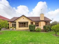 1 Vista Ave Mt Waverley VIC 3149 Sale by AUCTION Saturday 18 October at 01:00PM Add to calendar Share Save Print 3122Price Guide: Contact agent for details | Land: 729 sqm approx | Type: House | ID #128935 Barry Plant Mount Waverley T 03 9807 2333 EMAIL OFFICE Carolyn Barton T 03 9807 2333 | M 0423 200 674 EMAIL AGENT Mitch Palmer T 03 9807 2333 | M 0402 467 899 EMAIL AGENT