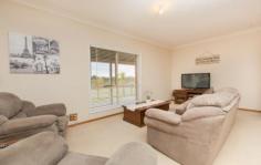 2/8 Devoran Street KLEINTON QLD 4352 Near New, Two (2) Bedroom Unit located in Kleinton/Highfields. Open Plan Tiled Living Area, Opening to Private Rear Court Yard. Modern Appliances & Dishwasher in Kitchen, Both bedroom have B/In Robes. A/c in Living Area. Single Lock Up Garage, additional parking at front of complex. Quiet Area. Great Neighbours. SORRY NO PETS
