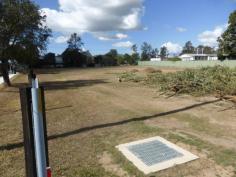 40 River Street Logan Village Qld 4207
This large block is now available for the first time. Right in the township, with walking distance to everything.
Features include:
2461m2 Block Flood Free
Great development opportunity
Or Build that perfect home
Fully fenced
Town Water
Logan River close by.
Primary School across the road.
Childcare next door
Easy walk to main centre