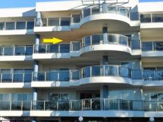 40/71 Victoria Pde Nelson Bay NSW 2315 Spacious 2 bedroom unit located in the heart of Nelson Bay CBD.
Overlooking the Marina with sweeping views of the Bay and beyond. Leave
the car in the double lock up garage and walk to everything that Nelson
Bay has to offer. Relax on your large balcony and enjoy the magical
sunsets. Permanent or holiday living ....the choice is yours! Inspection
by appointment
