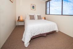 35/77 Cook Road Centennial Park NSW 2021 This sunny, top floor apartment comes with sensational district views. Featuring: - 2 double sized bedrooms main with built- in wardrobe - Brand New kitchen with plenty of storage, - Updated bathroom, - Sunny living room opening onto balcony with beautiful southern district views. - Internal laundry - 1 x car space This unit is only moments to Centennial Parklands & the very trendy Oxford Street's many shops & cafes