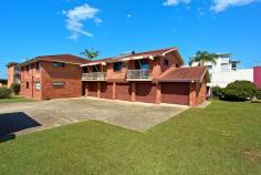2/13 Meredith Street Redcliffe Qld 4020 $269,000+ This fantastic ground floor unit will please all. Situated in the heart
of Redcliffe in a great complex with an older than average population,
noise will not be an issue. This low costing unit is in a smaller
complex and has a independent lock up garage with storage. Some extra features include: * Open plan living * Internal renovations * Low body corporate fees * Friendly complex * Separate laundry * Large master room